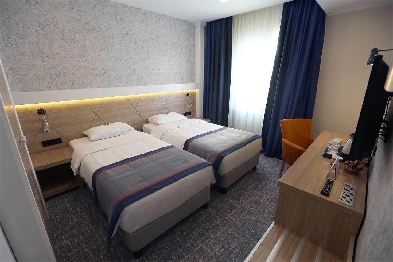 Des'otel 4* טקירדג