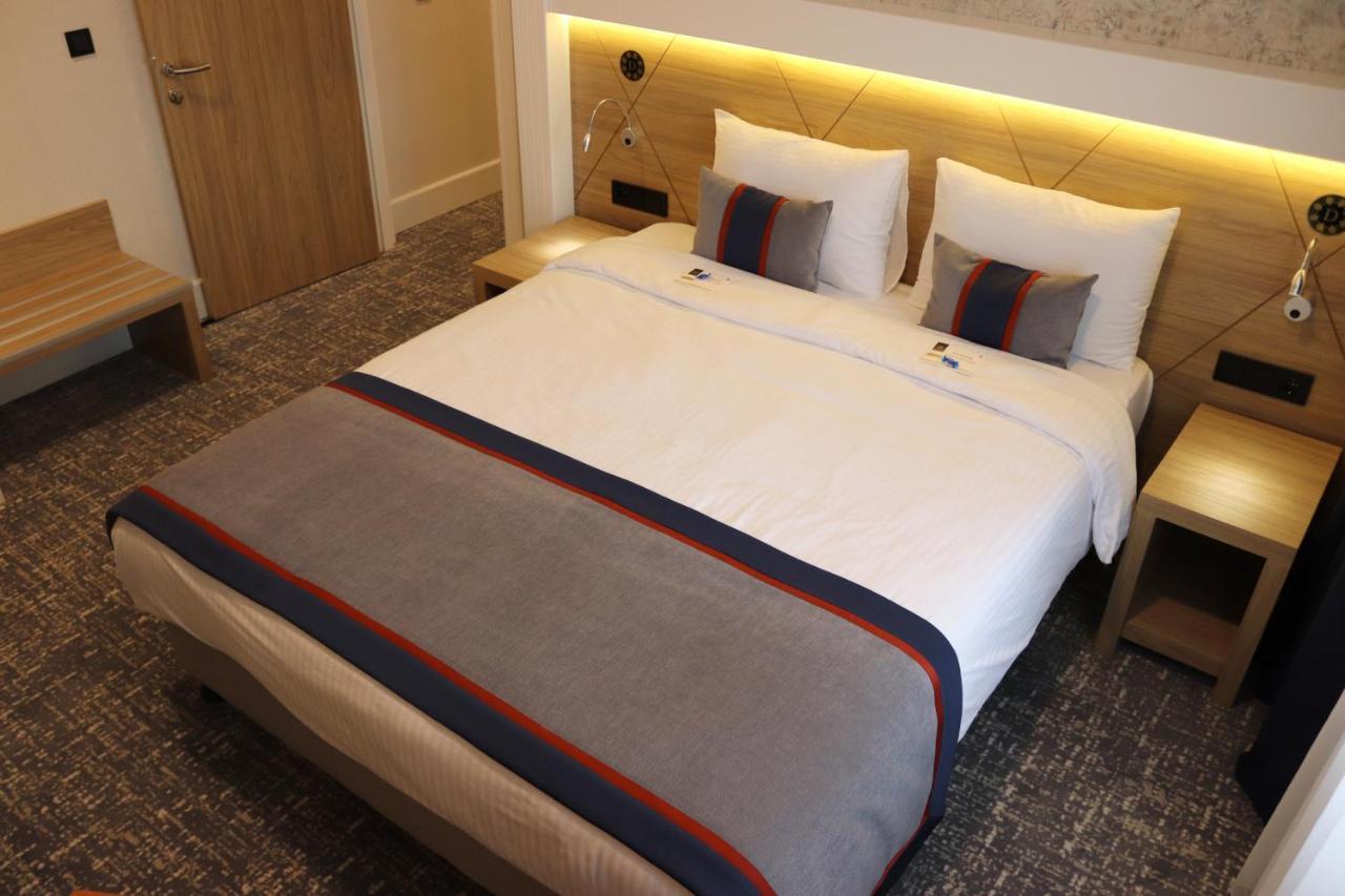 מלון Des'otel טקירדג