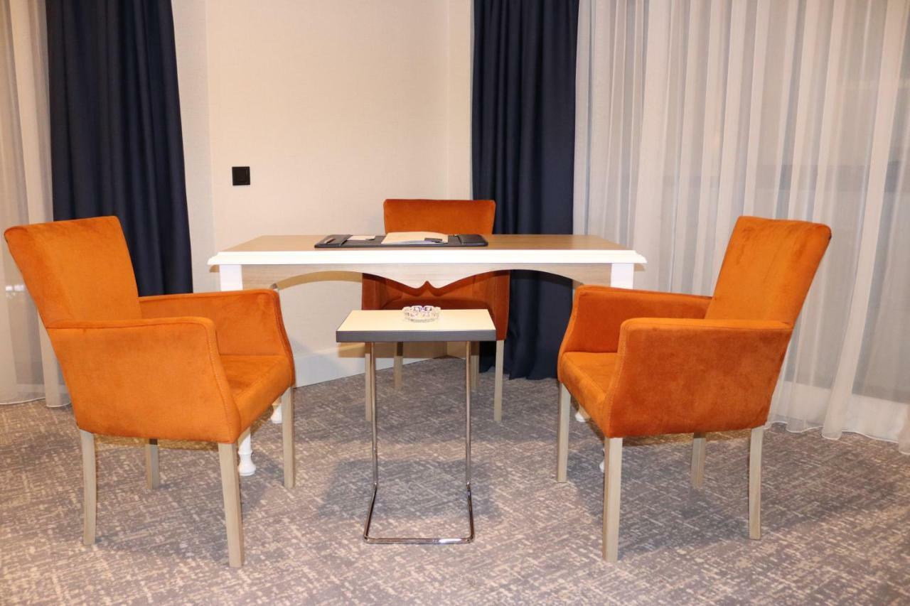Des'otel 4* טקירדג