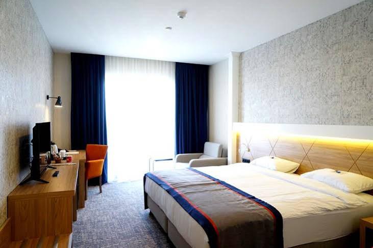 מלון Des'otel 4*